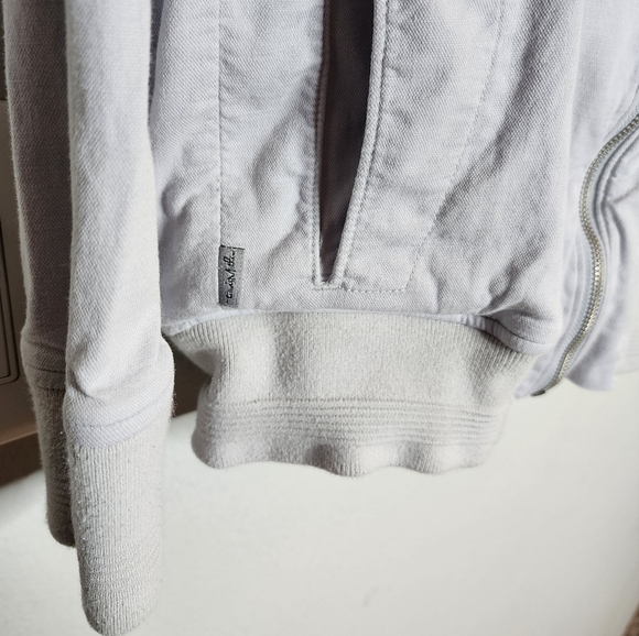 Travis Mathew lightweight zip jacket. - Picture 10 of 14